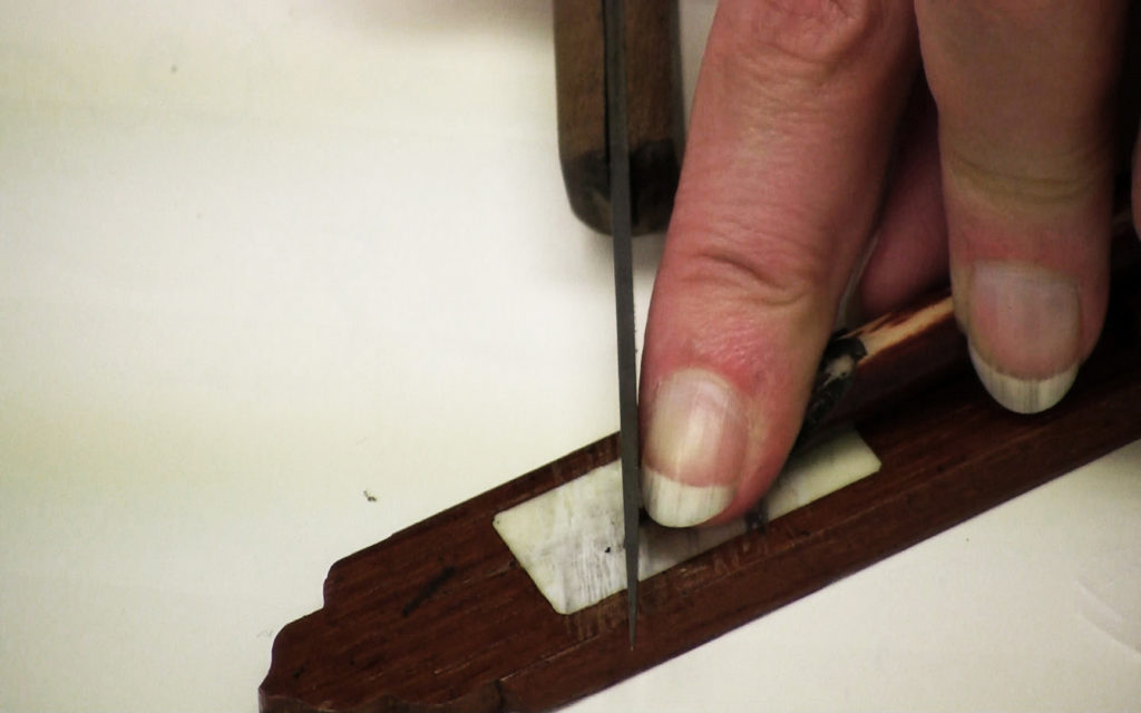 Cutting the reed pen's tip